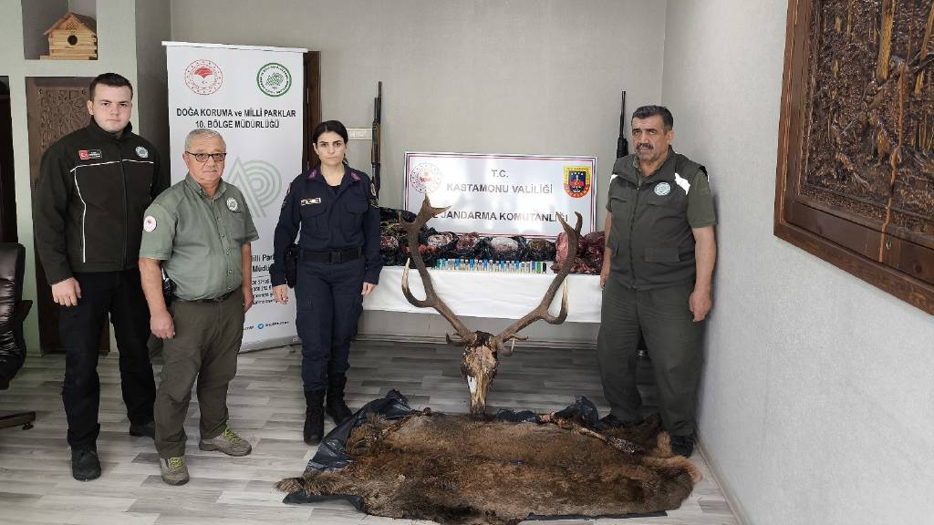 Kastamonu'da vurdukları geyikten sucuk yapmışlar! Gözaltına alınan 5 kişiye ceza yağdı…