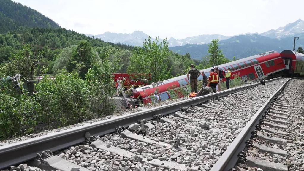 Norveç’te yolcu treni raydan çıktı: 1 ölü, 5 yaralı