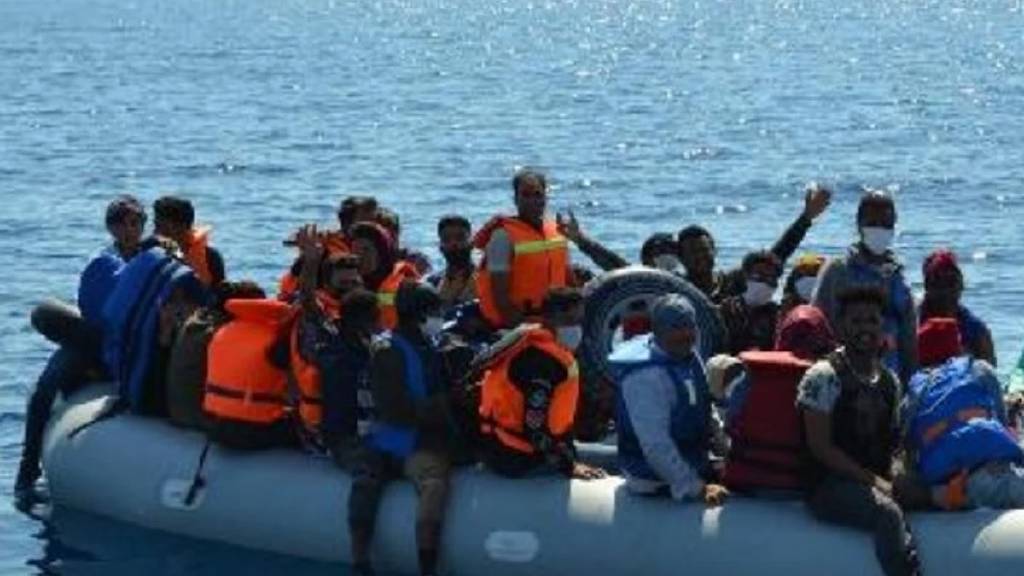 Yunanistan ölüme terk etti, Türk Sahil Güvenlik ekipleri kurtardı