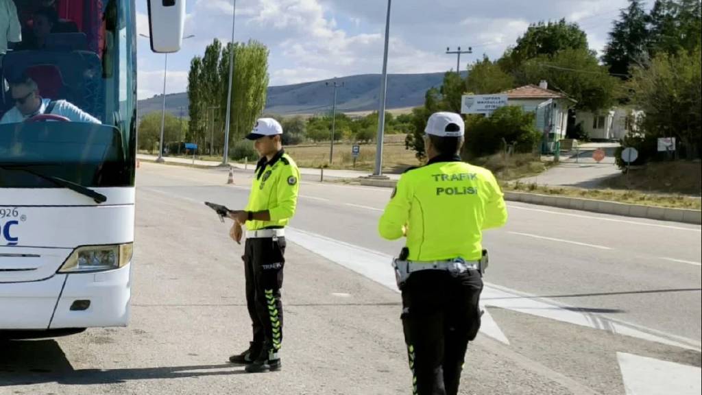 Trafik denetimlerinde 535 bin 705 araca işlem yapıldı