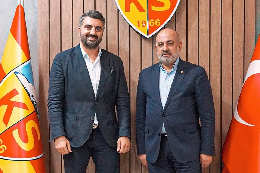 Kayserispor, teknik direktörlük görevine Sinan Kaloğlu'nu getirdiğini açıkladı