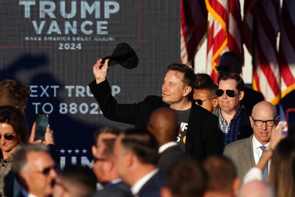 Elon Musk'tan Trump'ın seçim kampanyasına yaklaşık 75 milyon dolar bağış!
