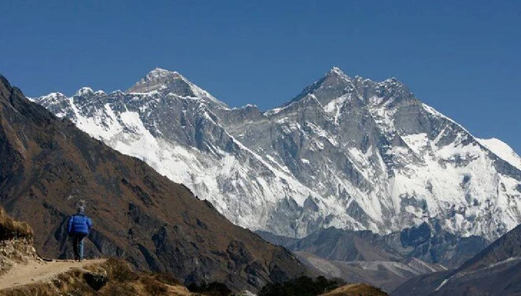 Bilim insanları araştırdı! Everest Dağı her yıl uzuyor...