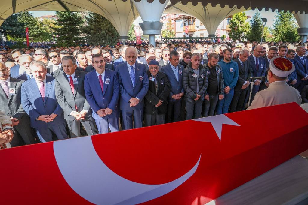 Şehit taksici Murat Aslan, son yolculuğuna uğurlandı