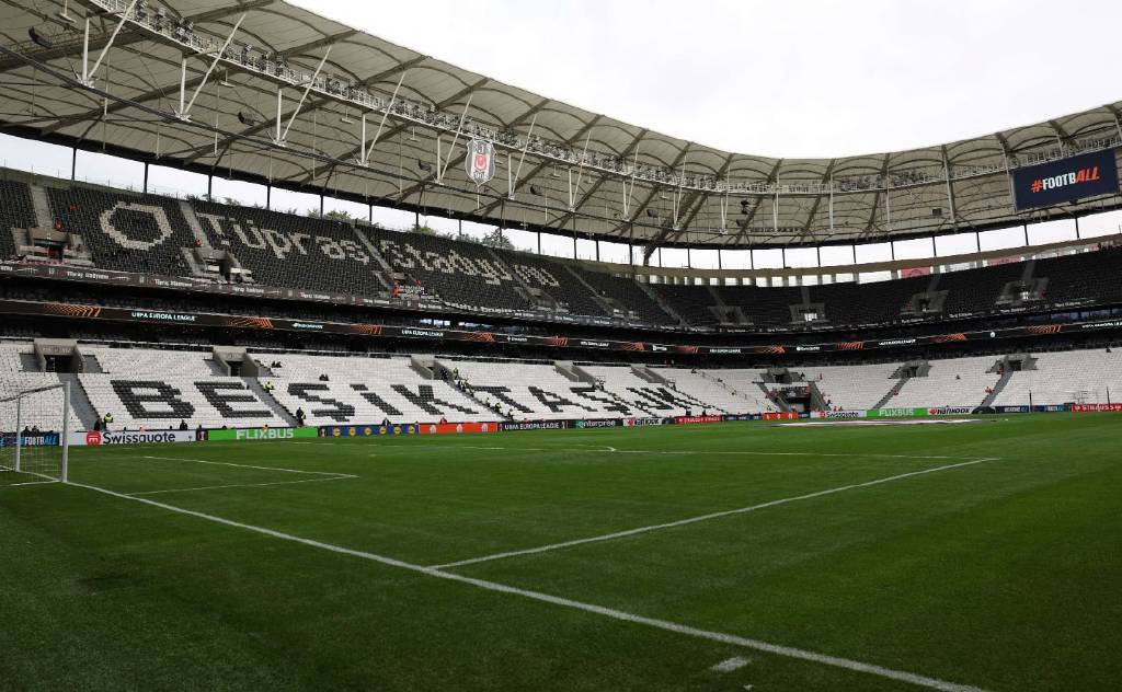 Beşiktaş, Samet Aybaba ve Bradley Howard Friedel ile yollarını ayırdığını açıkladı