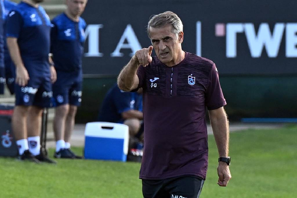 Trabzonspor'da dört oyuncu kadro dışı bırakıldı
