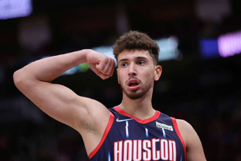 Alperen Şengün, NBA'yi sallamaya devam ediyor. Bir double double daha