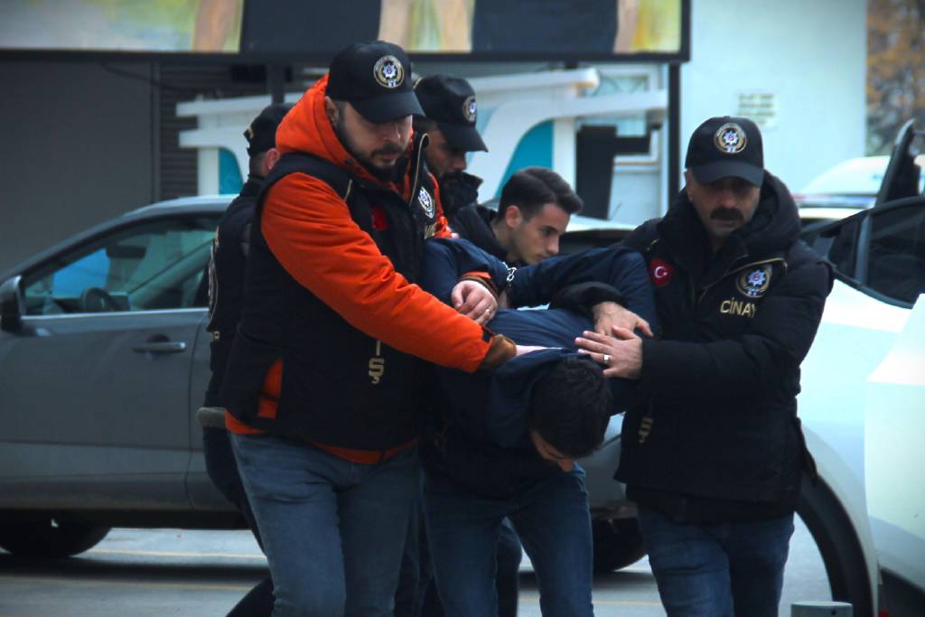 Çeşme'de kız meselesi katliamı! 3 genci öldüren zanlı, dehşet anını anlattı... 