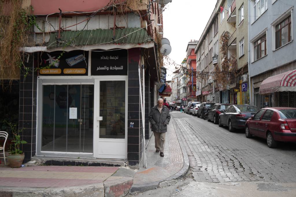 Suriyeliler ülkelerine dönmeye başladı, dükkanlar boşaldı!