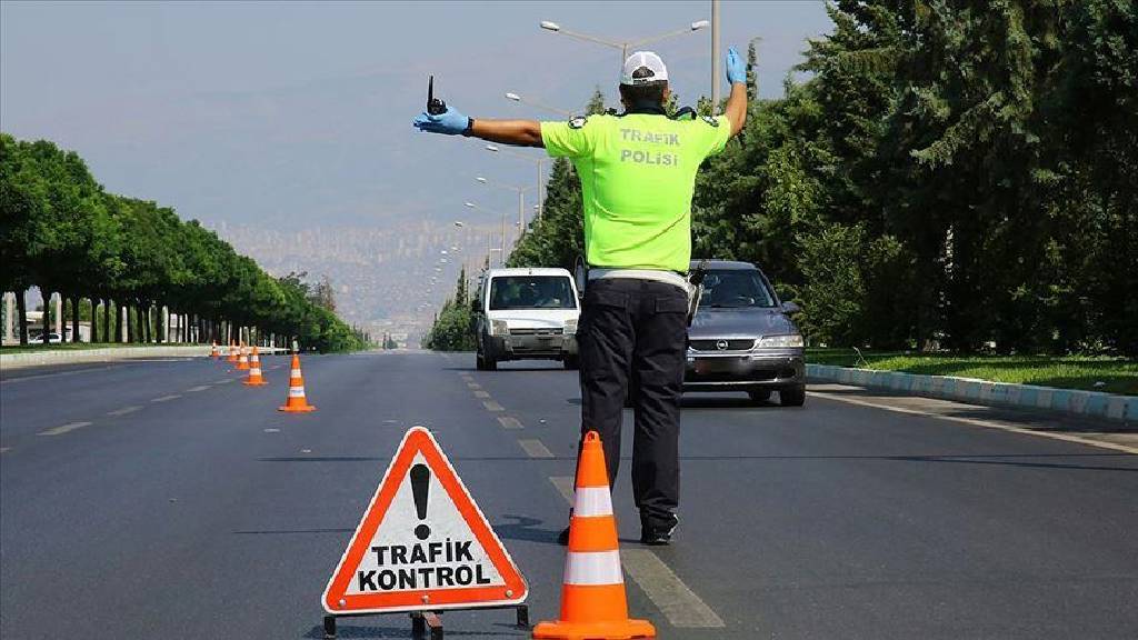 Yurt genelindeki trafik denetimlerinde toplam 5 milyon 48 bin 464 adet işlem yapıldı