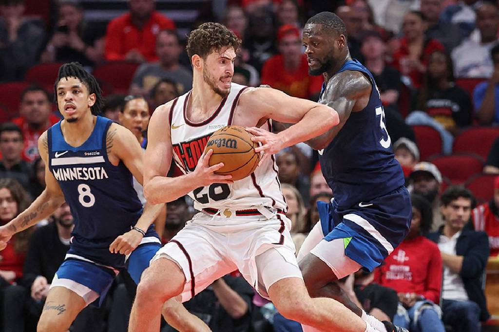 Houston Rockets’ın Minnesota Timberwolves’a 113-112 yenildiği maçta milli basketbolcu Alperen Şengün, sezonun en yüksek skorunu elde etti