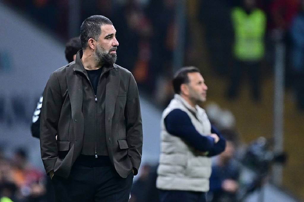 Arda Turan, Eyüpspor'a devre arasının ilk transferini yaptı