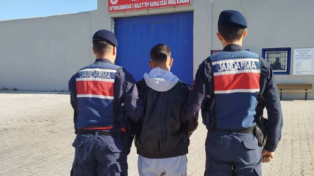 Afyonkarahisar'da cinsel istismar suçuyla aranan şahıs yakalandı!