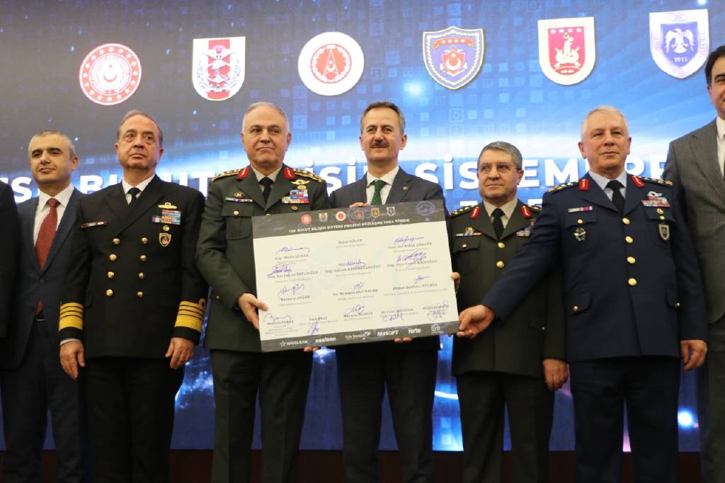 Savunma Sanayii Başkanı: Çelik Kubbe’nin en önemli altyapılarından birisi için imzalar atıldı