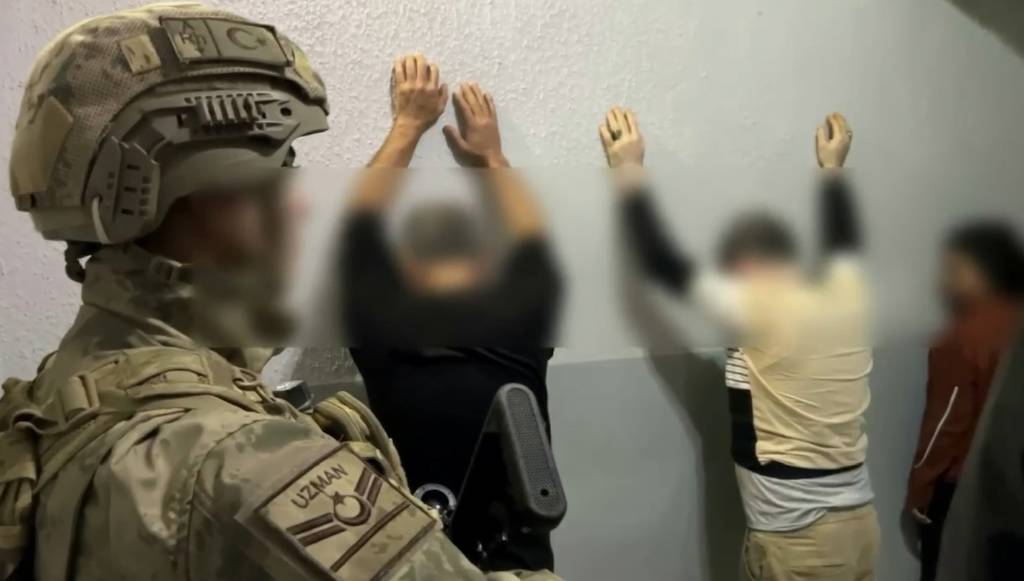 Gaziantep'te jandarmadan terör operasyonu: 16 gözaltı