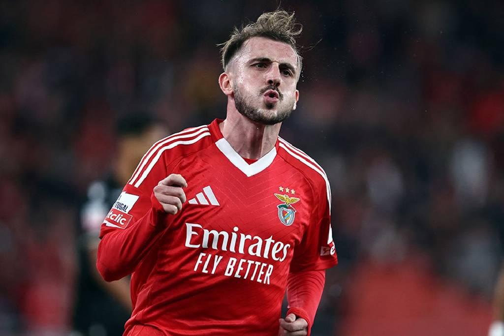 Portekiz Ligi'nin 14. haftasında oynanan mücadelede Benfica, deplasmanda AVS ile 1-1 berabere kaldı