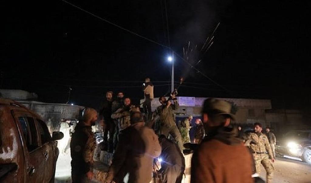 Suriye’de muhalif grupların Halep ve Tel Rıfat’a askeri sevkiyatı sürüyor…