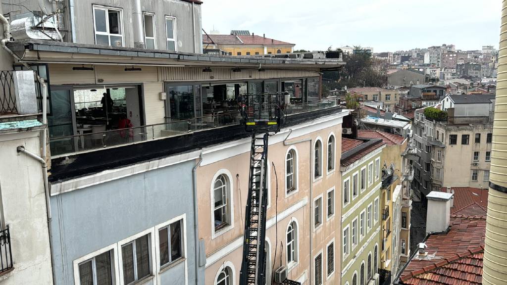 İstanbul'da Masonlar Büyük Locası Derneği'nde yangın!