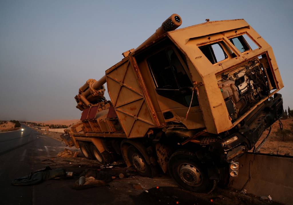 Suriye'de M5 yolu hurdalığa döndü