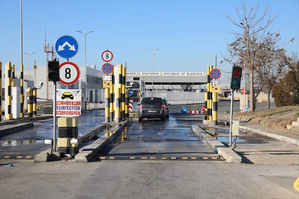 Bulgaristan, Türk sınırından ülkesine giren otomobillerden dezenfeksiyon ücreti almaya başladı