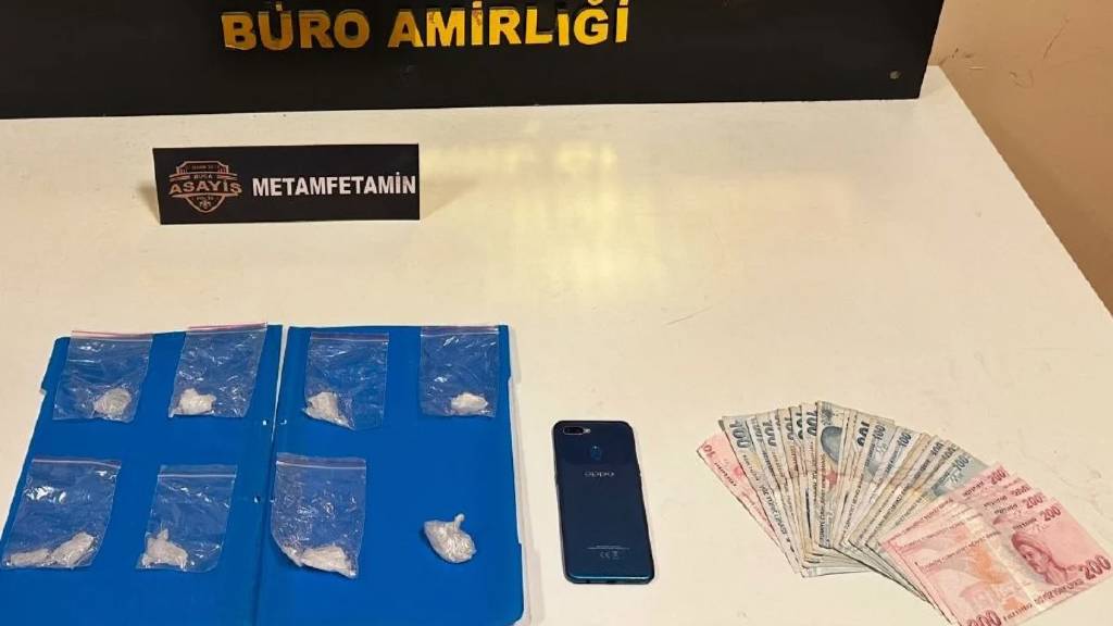 İzmir'de taksici, torbacı çıktı!