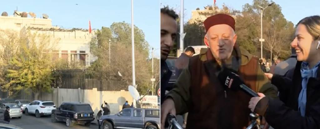  Şam'da yeniden açılan Türkiye Büyükelçiliği önünde Suriyeliler sevinç gösterileri düzenledi