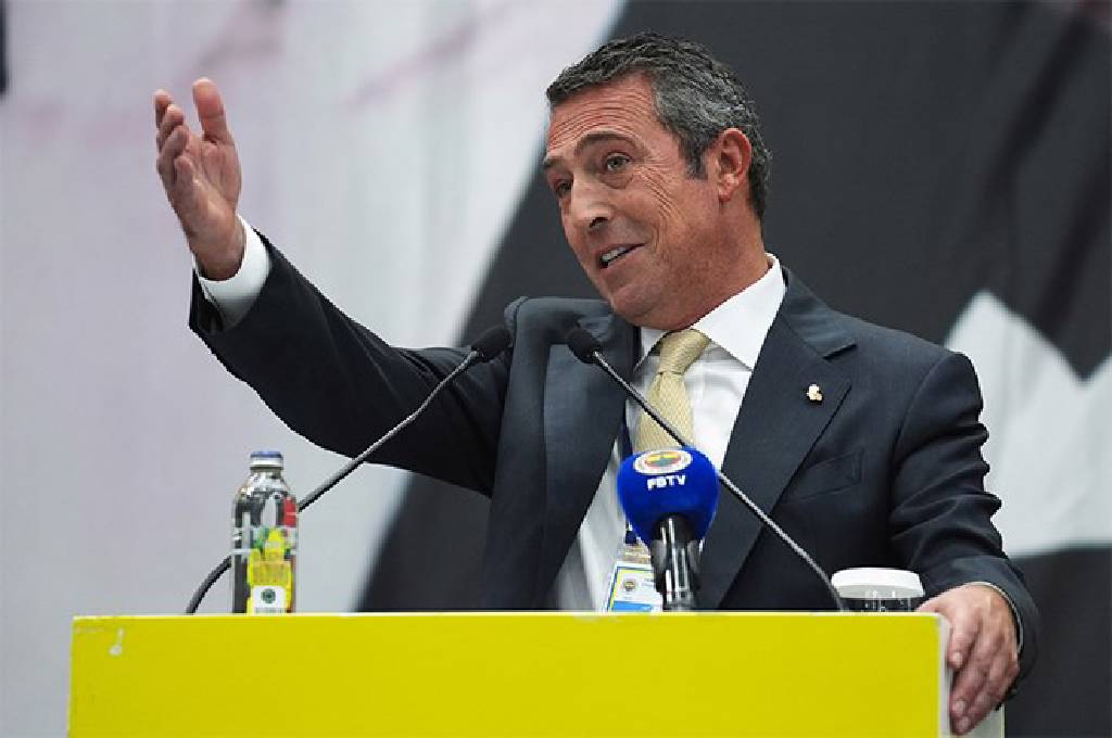 Koç, toplantıda takıma moral vererek birlik ve kenetlenmenin önemine vurgu yaptı