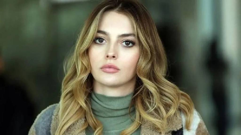 Melis Sezen'in gala şıklığı! Elbisesine beğeni ve yorum yağdı...