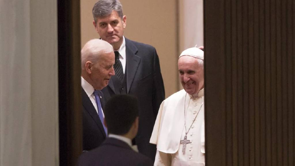 Biden, Papa Franciscus ile bir araya gelecek
