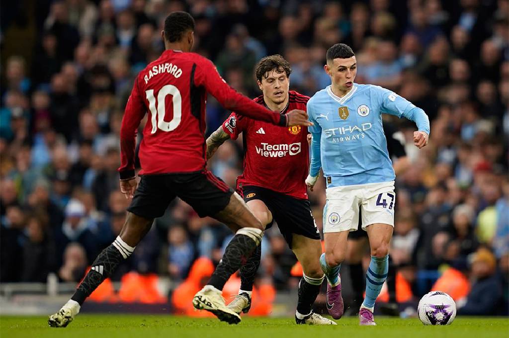 İngiltere'de dev derbi, Manchester ekipleri karşı karşıya geliyor