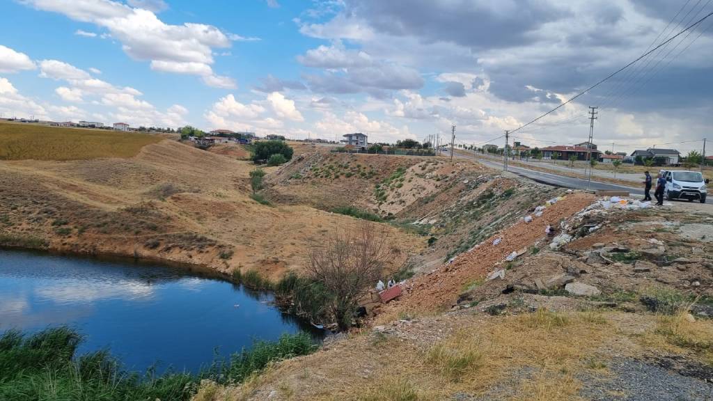 Kırşehir'de şok eden olay! Hurda toplarken baza içinde erkek cesedi bulundu