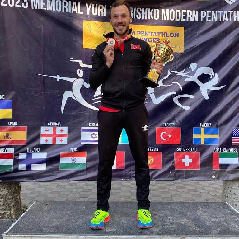 Pentatloncu sporcumuz, bir ilk peşinde!