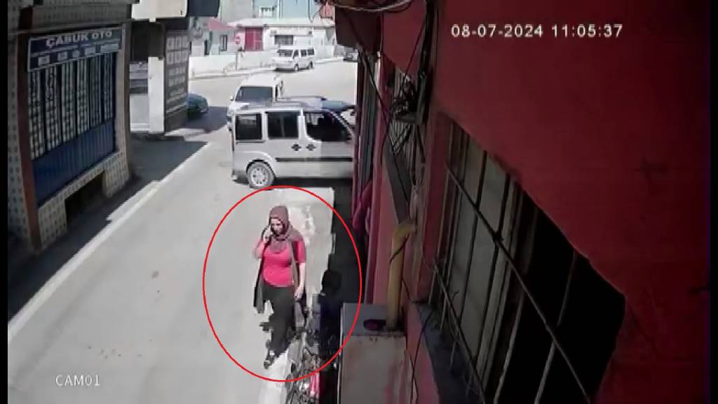 Bursa’da ‘fal bakıyorum' diye vatandaşları dolandıran kadın kamerada