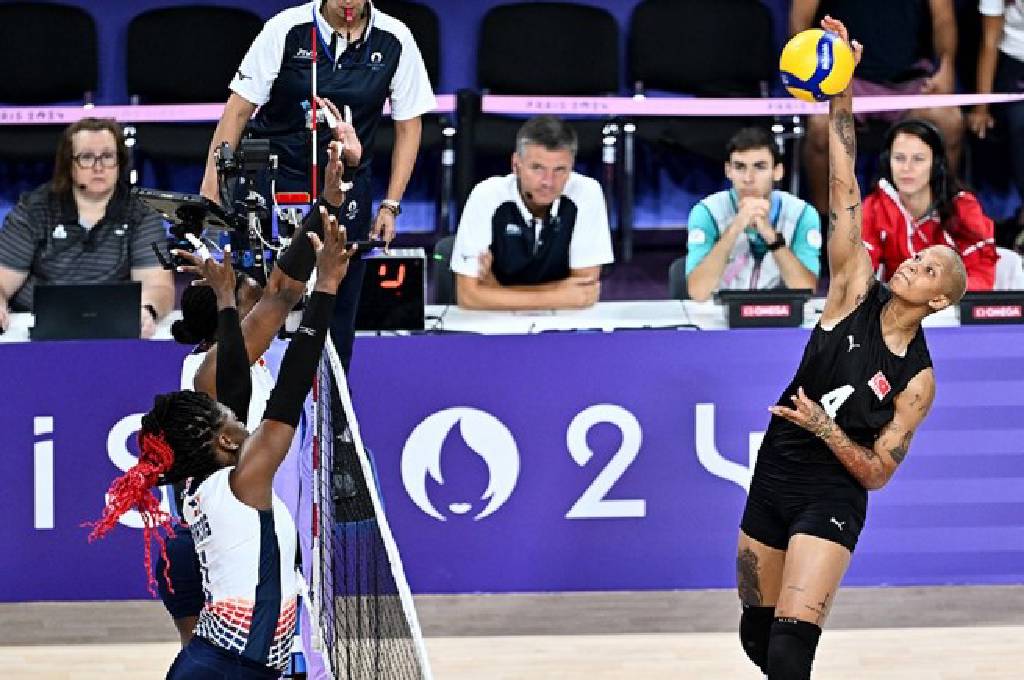 Çeyrek finaldeyiz… Filenin Sultanları, 2’de 2 yaptı…