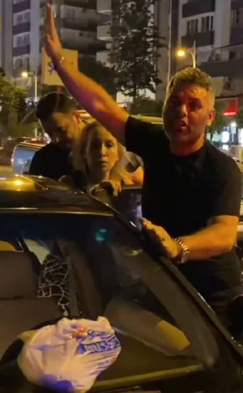 Alkollü sürücü trafik uygulamasına girmemek için aracını park etti... Cezadan kaçamadı...