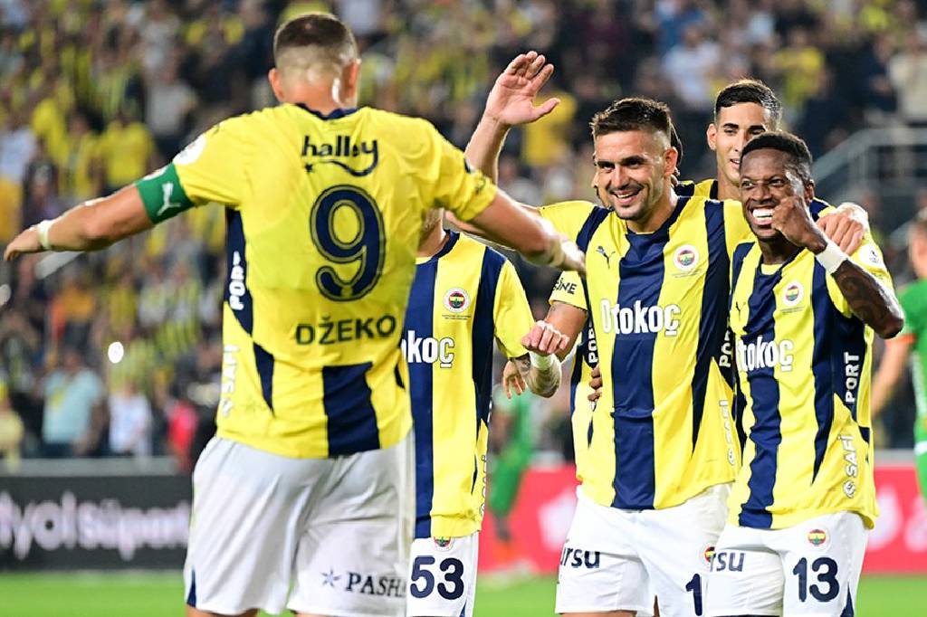 Fenerbahçe, 3 puanı 3 golle alıyor!