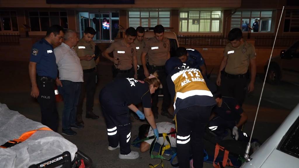 Silahlı saldırıya uğradı! Ağır yaralı olarak emniyete sığındı...