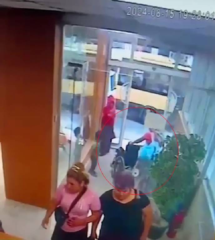 Avcılar'da tıp merkezinde kargaşa çıkaran kadınlar tekerlekli sandalyeyi böyle çaldı