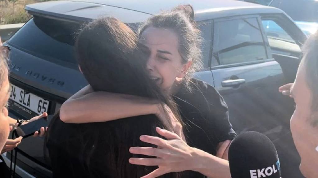 Sıla Doğu, Dilan Polat'la çekildiği fotoğrafı paylaştı: Toparlanacaksın kardeşim!