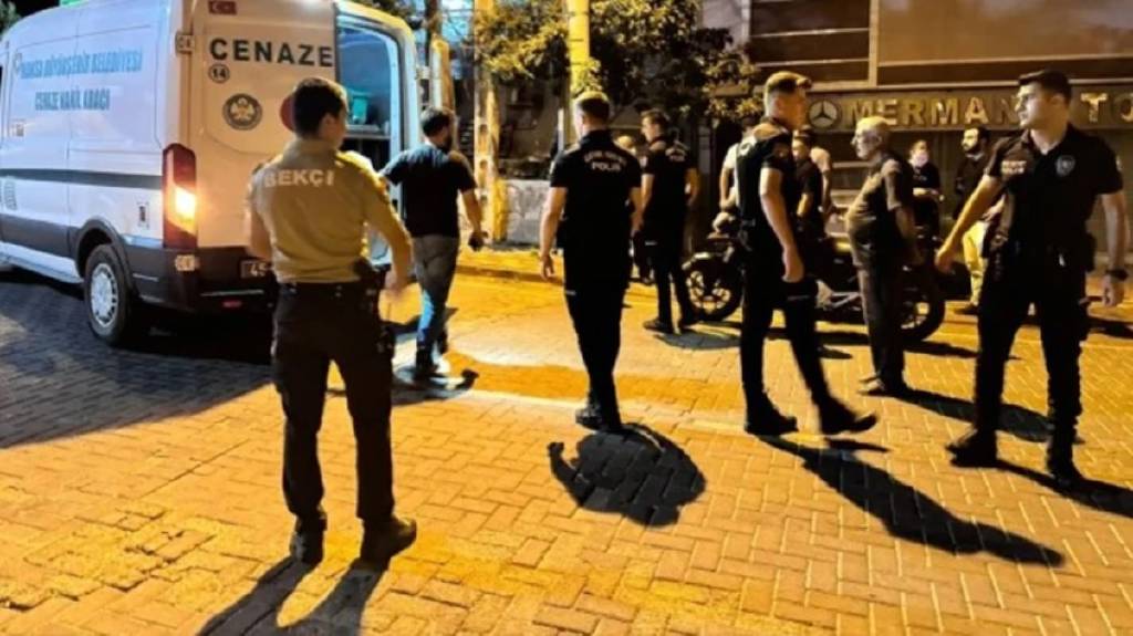 Baba ile küçük kızı evde ölü bulundu! Geride "iki mektup" kaldı...