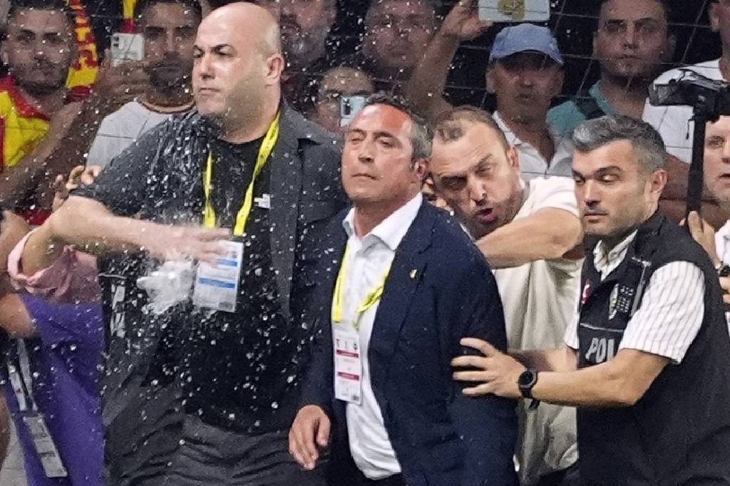 Fenerbahçe'den Galatasaray'ın açıklamalarına cevap!