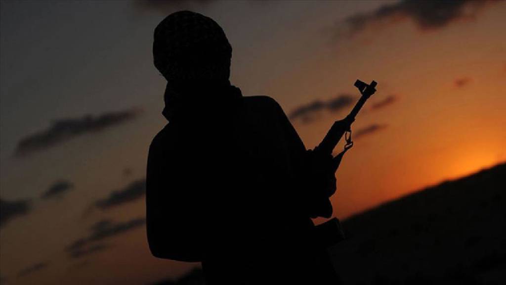 Irak'ın kuzeyindeki barınma alanlarından kaçan 1 terörist teslim oldu