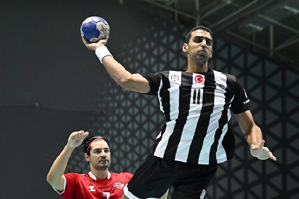 Beşiktaş, hentbolda Süper Kupa'yı müzesine götürüyor