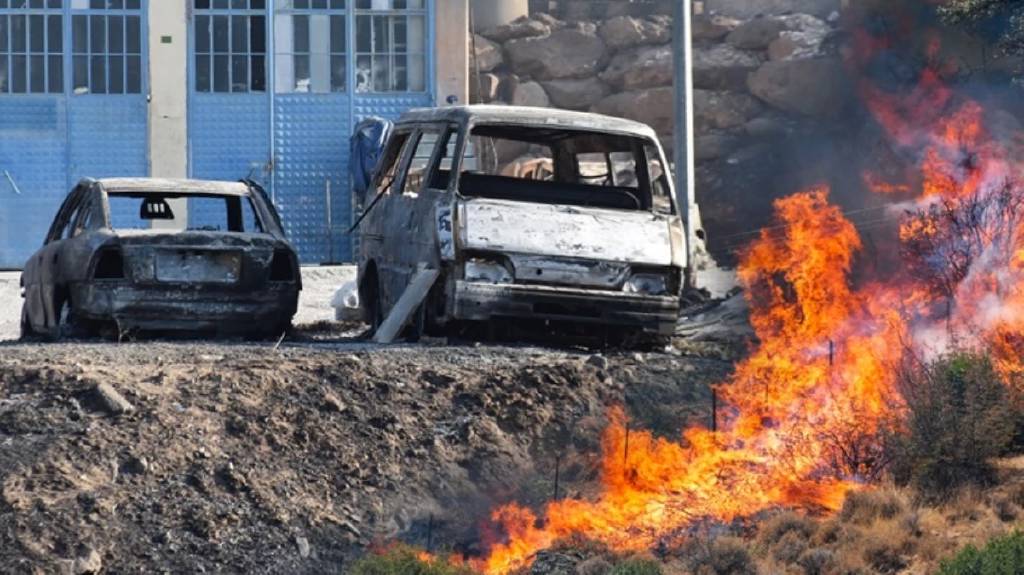 4 gündür yanan ilçenin son hali! Manzara yürek yakıyor...
