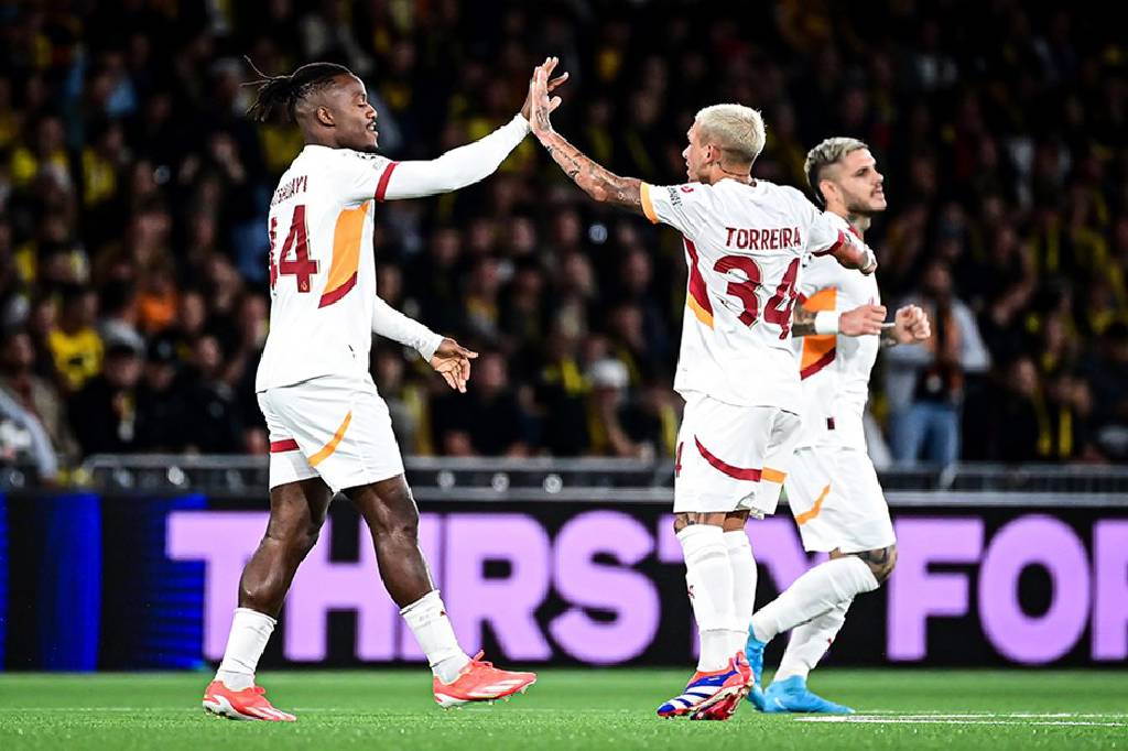 Galatasaray son dakikalarda gelen penaltı golüyle turu kendi evine bıraktı!