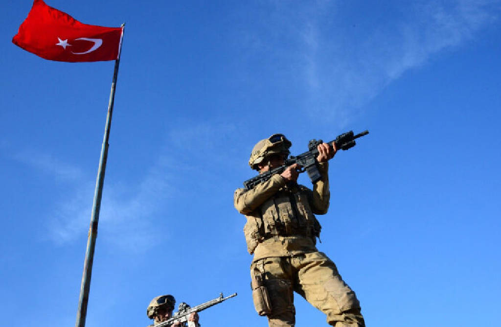 MSB duyurdu! Türkiye'ye geçmeye çalışan 1'i PKK'lı 16 kişi yakalandı