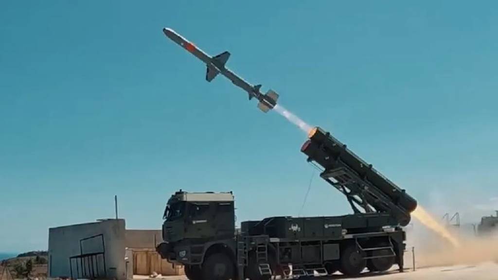 ROKETSAN'ın ürettiği KARA ATMACA hedefi 12'den vurdu: İşte o anlar...