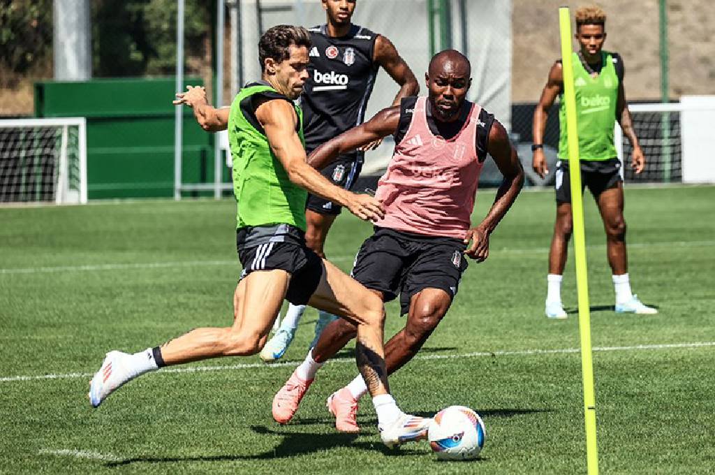 Beşiktaş'ta 22 ayrılık gerçekleşti!
