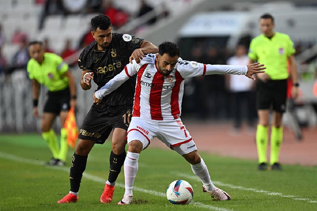 Trabzonspor ve Sivasspor 0-0 golsüz berabere kaldı