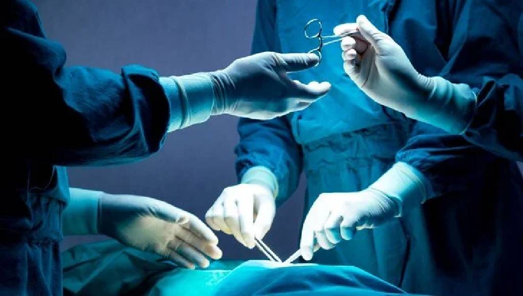 Avusturya'da ameliyat skandalı: Beyin cerrahı,kızına hastanın kafatasında delik açtırdı